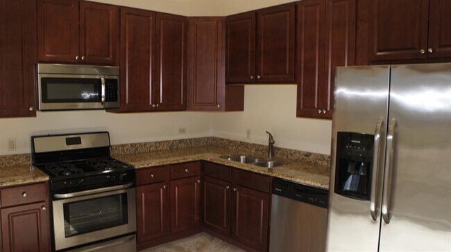 Building Photo - 326 Meadowrue Ln