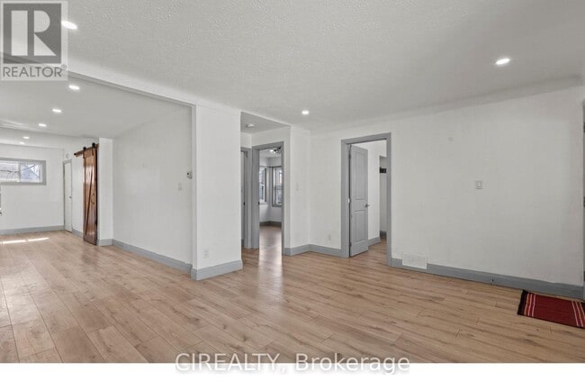 Building Photo - 14 Elmwood Ave