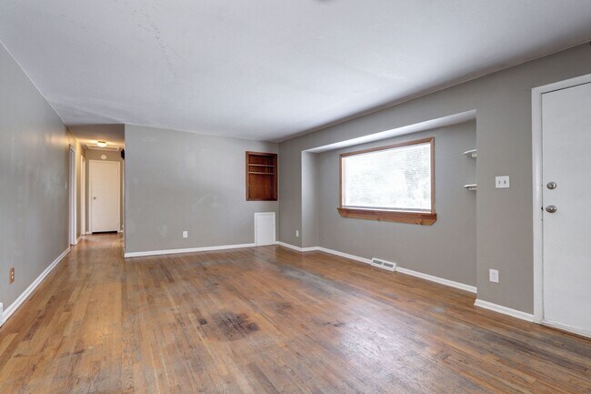 Foto del edificio - Littleton, Location Nob Hill Charmer!