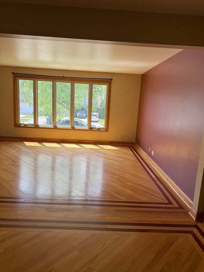 Foto del edificio - 8841 N Chester Ave