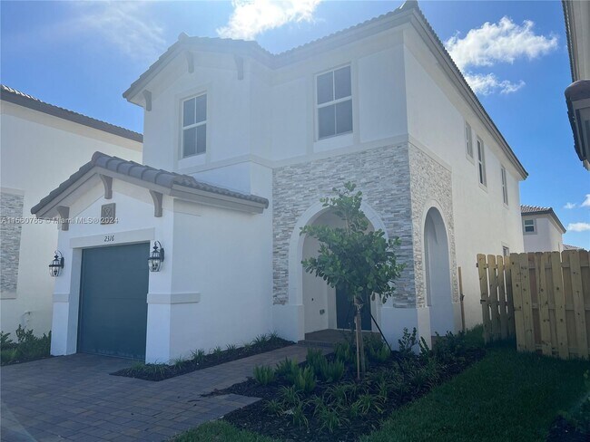 Building Photo - 2316 NW 130th Ter