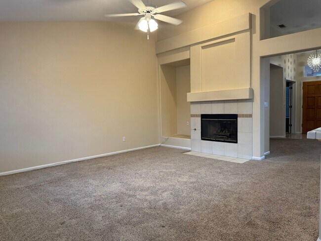 Foto del edificio - Beautiful Single Story Folsom home