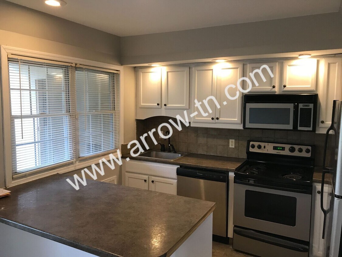 Foto principal - 5025 Hillsboro Pike