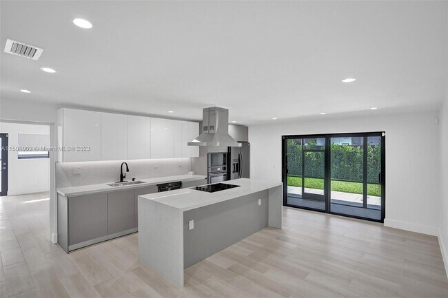 Foto del edificio - 3360 SW 7th St