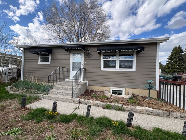 Foto del edificio - Spacious 4 Bedroom Home *Pet Friendly*