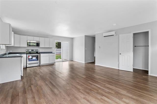 Foto del edificio - 7570 Double Bridge Rd