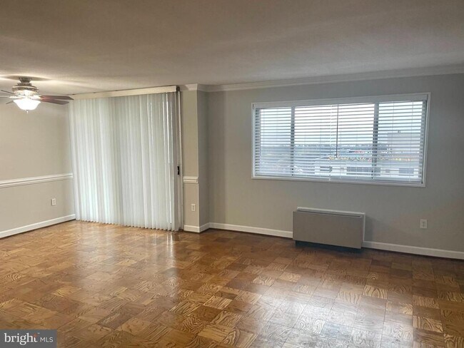 Building Photo - 2059 Huntington Ave