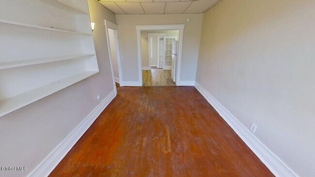 Foto del edificio - 566 Park Ave