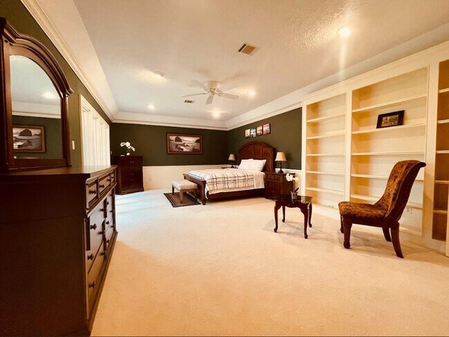 Building Photo - 5510 Pine Arbor Dr