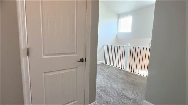 Sky- Upstairs/Bedroom - 200 5th Apartments