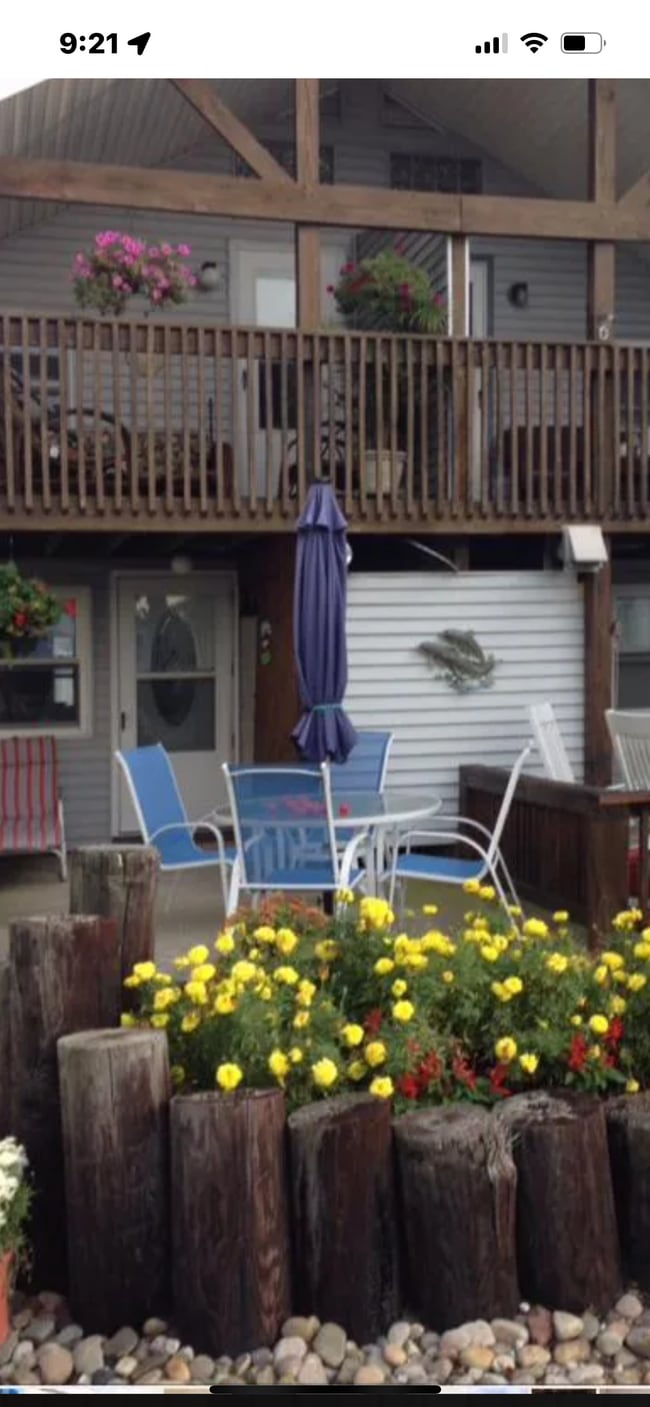 Building Photo - 121 West Ave