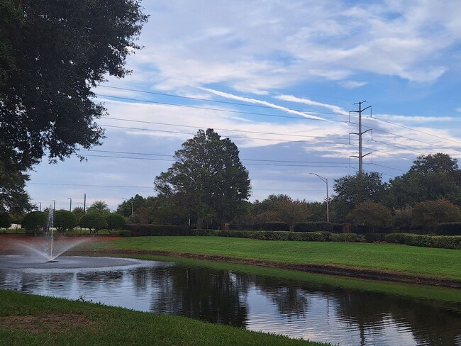 Foto del edificio - 7540 Red Crane Ln
