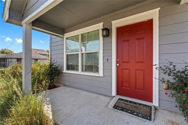 Foto del edificio - 6011 Fairway St
