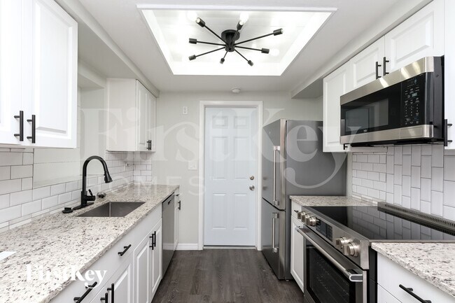 Building Photo - 7424 Neva Ln