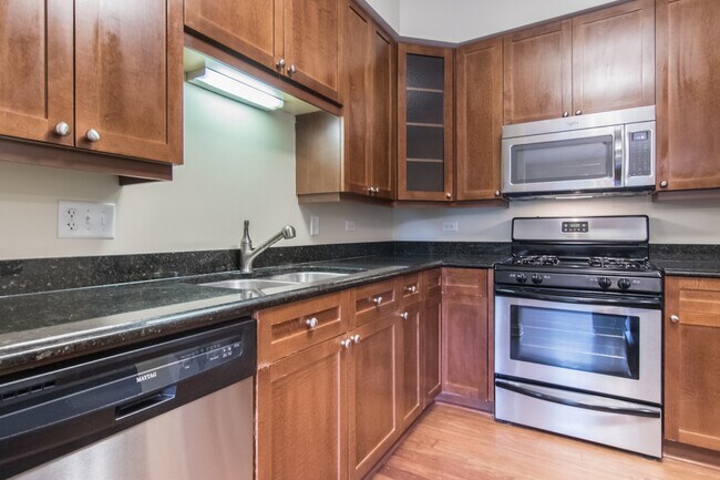 Foto del edificio - 1033 Peterson Ave