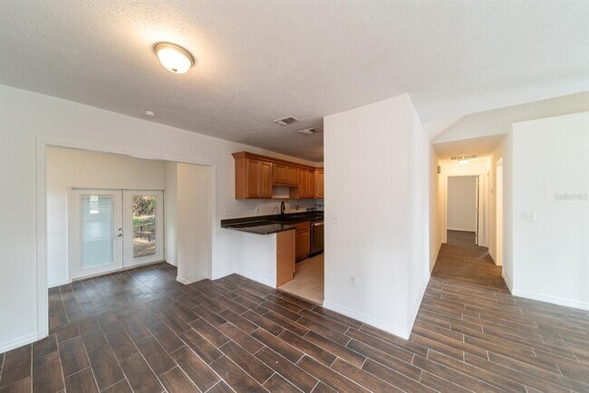 Foto del edificio - 6345 Hatcher Rd