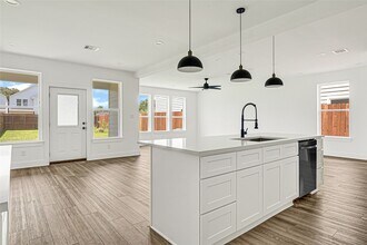 Building Photo - 7413 Charlie St
