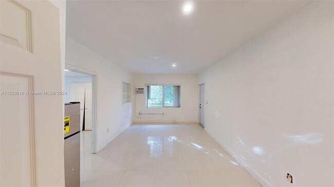 Building Photo - 1246 NE 110th Terrace