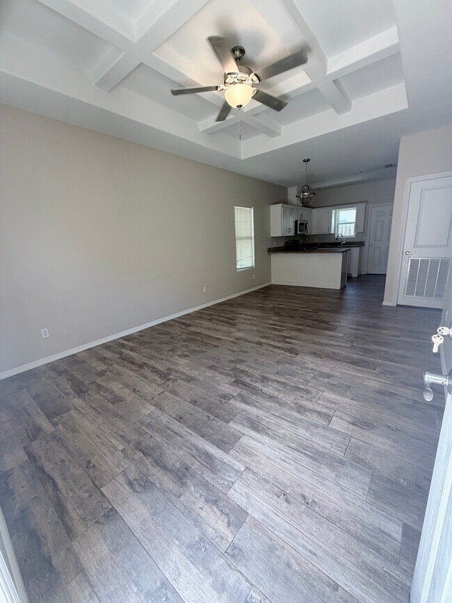 Foto del edificio - 1725 Harrison St