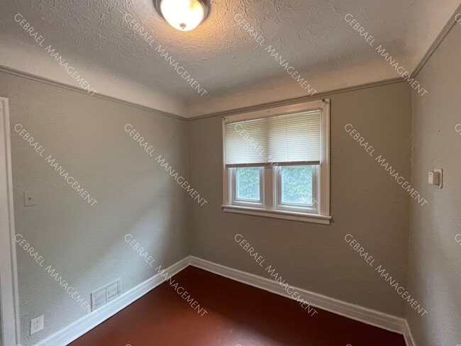 Building Photo - 14828 Sussex St