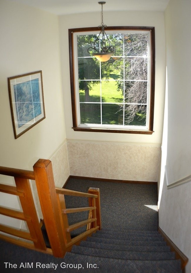 S620 Old York Rd, Elmhurst, IL 60126 Room for Rent in Elmhurst, IL