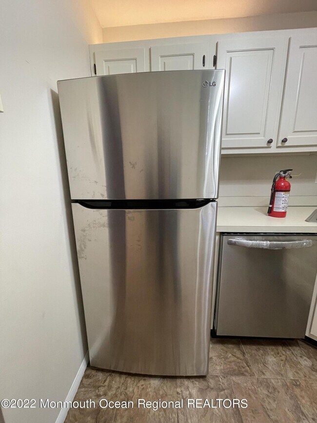 Foto del edificio - 87 Arrowood Rd