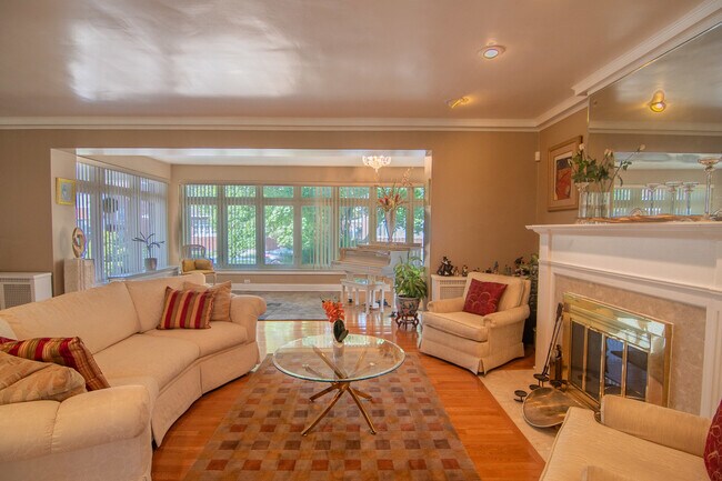 Foto del edificio - 7241 S Oglesby Ave