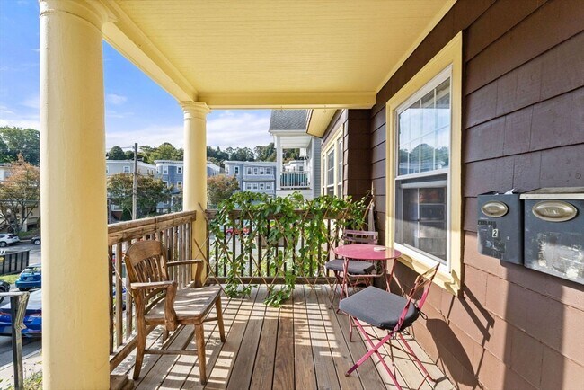 Building Photo - 25 Tip Top St