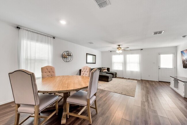 Foto del edificio - 1516 Deerchase Dr
