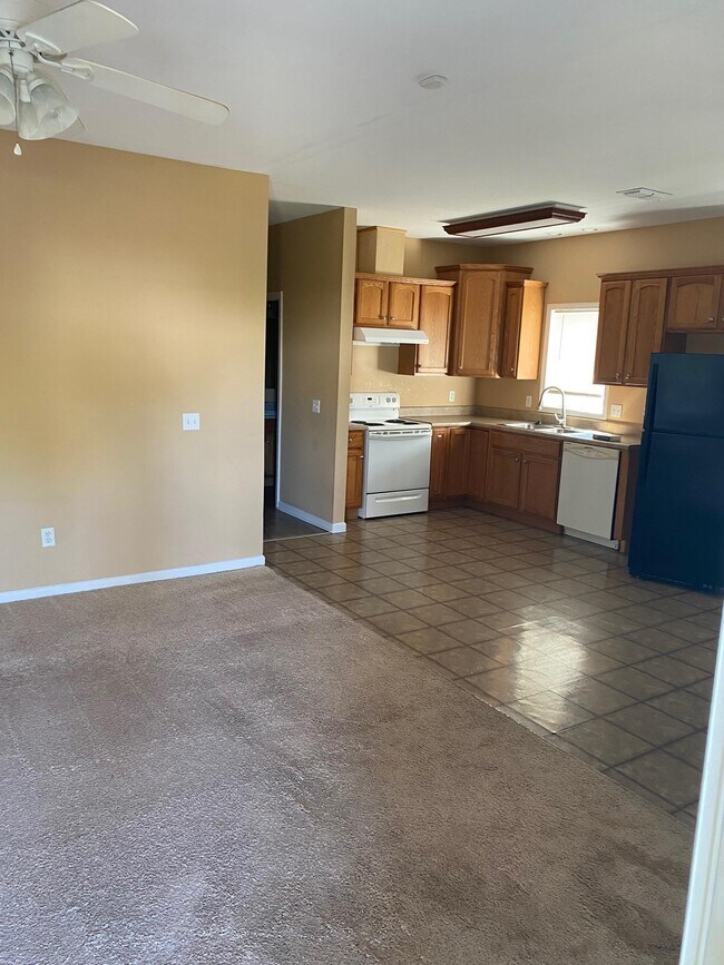 Foto del edificio - 1517 McPhearson Dr