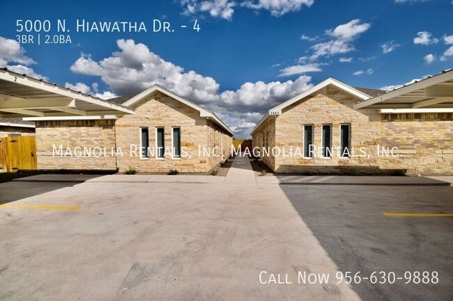 Building Photo - 5000 N Hiawatha Dr