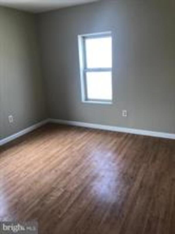 Building Photo - 235 Riverview Ave