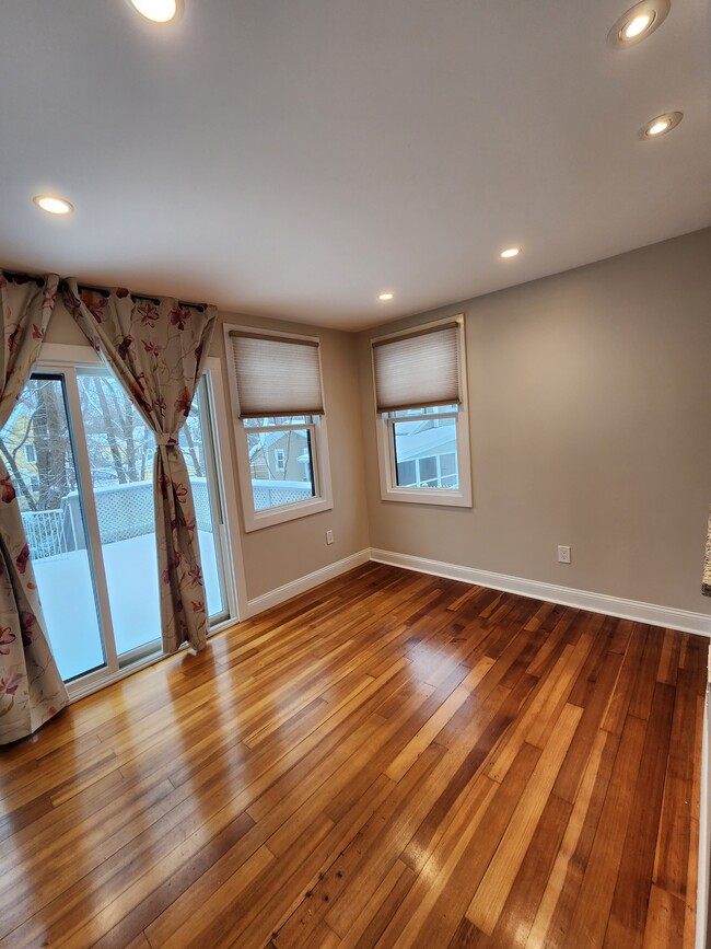 Dining Area - 112 Bedford St