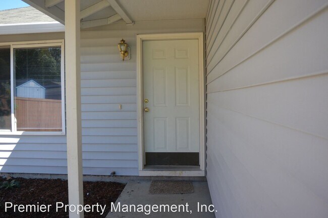 Building Photo - 3 br, 1.5 bath House - 1001 SE 3rd. Avenue
