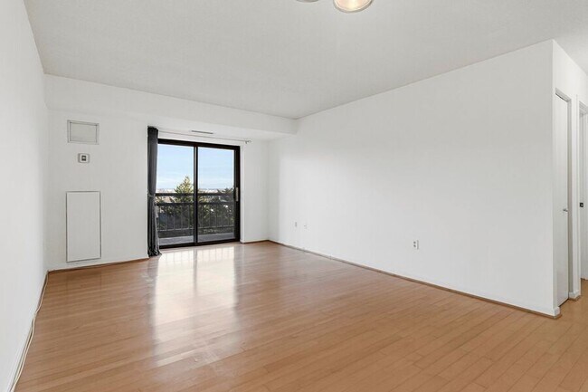 Building Photo - 2111 Wisconsin Ave NW