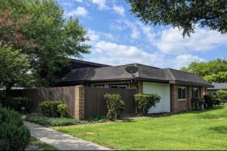 Building Photo - 12026 Mighty Oak Dr