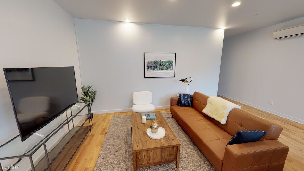 Foto principal - 1 br, 1 bath House - 1370 N Blandena Priva...