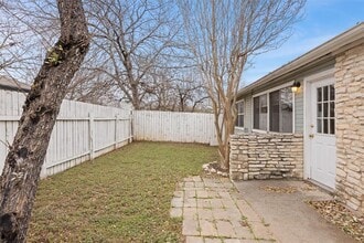 Building Photo - 2600 S Bagdad Rd