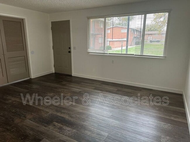 Foto del edificio - 546 E 450 S