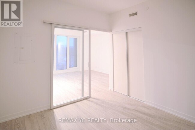 Building Photo - 2020 Bathurst St