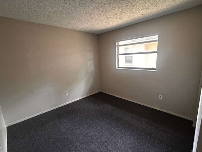 Building Photo - Stunning Updated Home with Large Fenced Yard