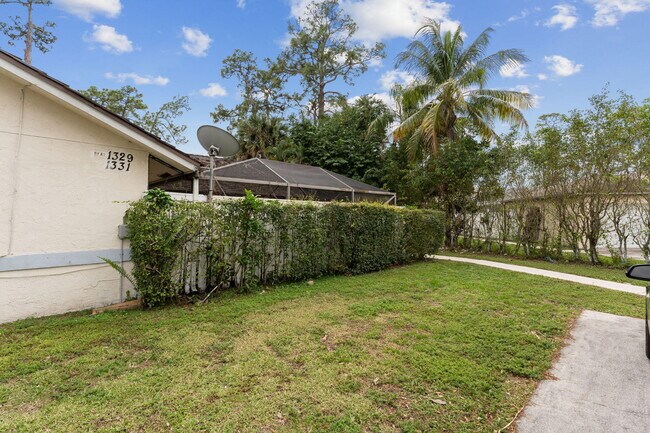 Building Photo - 1331 Periwinkle Pl
