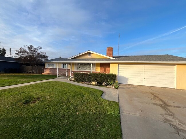 Building Photo - Cozy Home for rent in Tulare