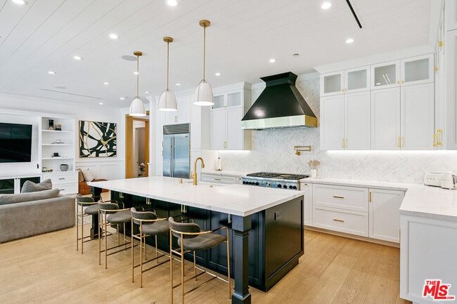 Foto del edificio - 5911 Beckford Ave