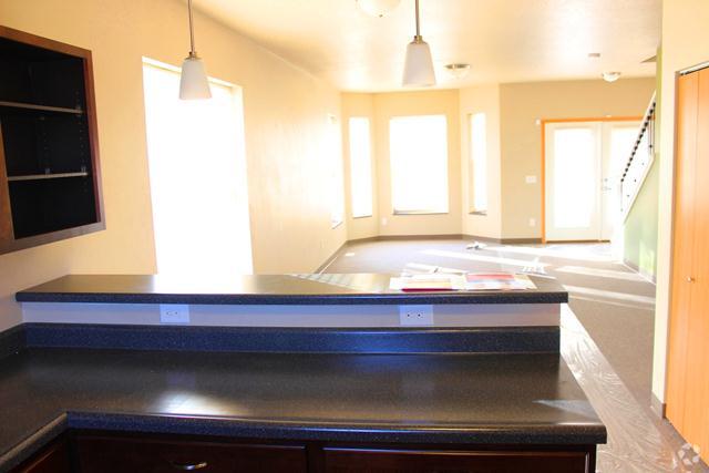 Sala de estar - Des Moines Greystone Homes - FULLY OCCUPPIED