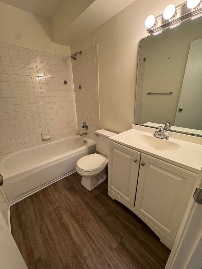 Photo - 3 Bedroom/1 Bath in Old Louisville Apartment
