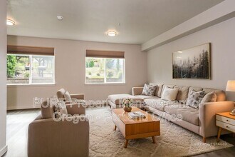 Building Photo - 41300 SE Vista Loop Dr