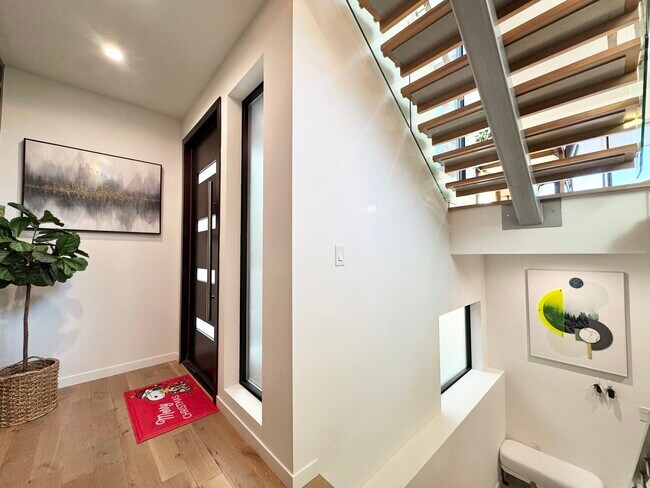 Foto del edificio - 4732 Mercier St