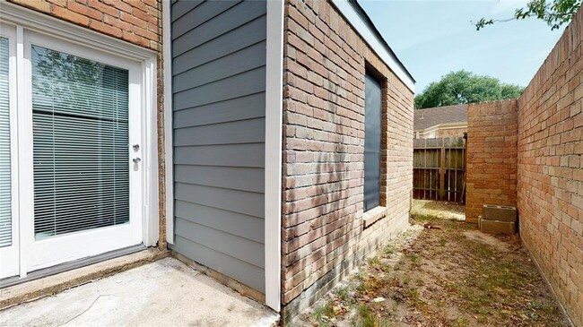 Building Photo - 6222 Crakston St