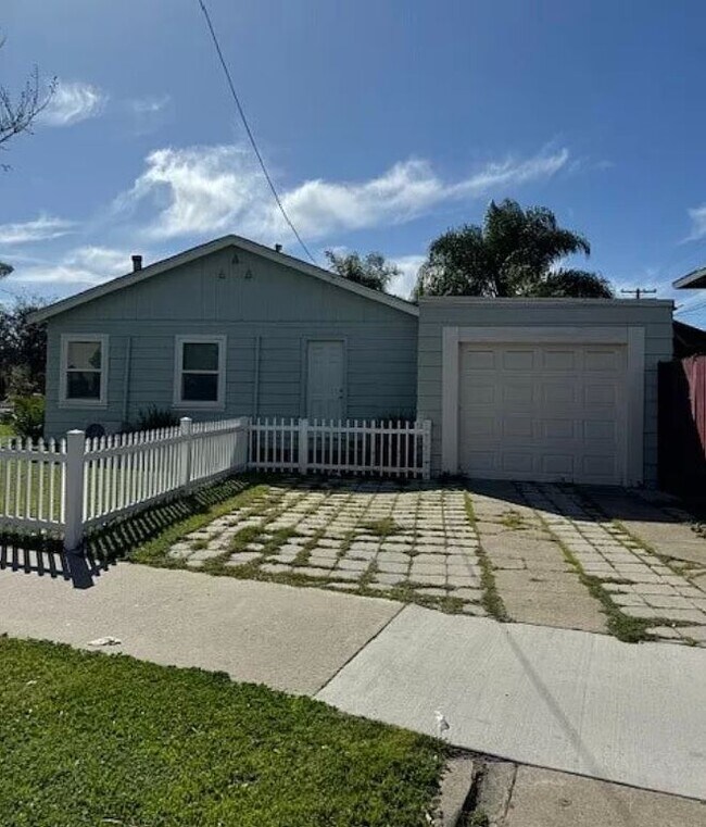 Foto del edificio - 945 N Dickel St